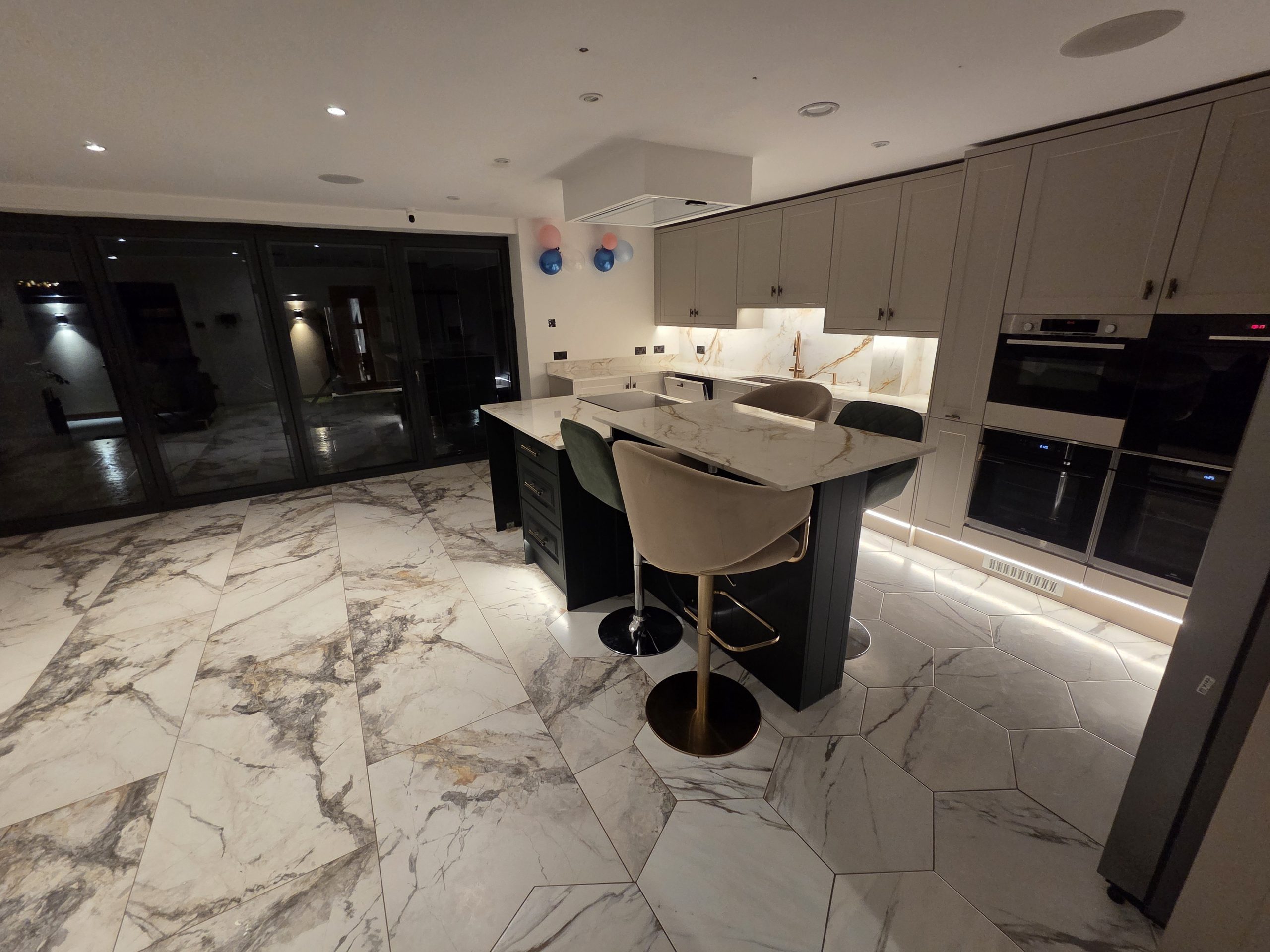 Image gallery marquee